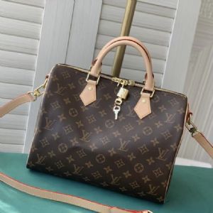 Speedy25手袋尺寸大小适中携带日常用品的理想之选