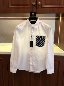 教你怎么购买精品厂价国际潮牌男装专柜同款工厂一手货源