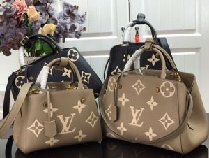 请问微商大哥大姐广州*好*便实惠的皮具批发市城在哪？