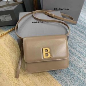 A 货Burberry博柏利包包TB专属标识锁扣包专柜代购级