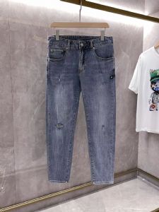 在这里和大家分享下顶配潮牌正品工厂男装的批发具体进货流程