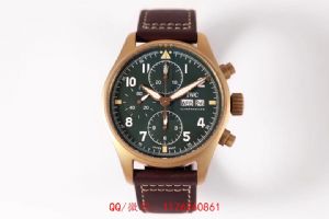 APS厂高防万 国飞行员时计IW389002用什么机芯？