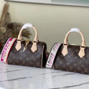 Speedy手袋代购级，lv旅行袋的经典设计配可拆卸织物肩带