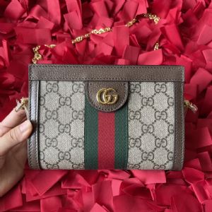 怎么找到高档包包的商家,复古老花Logo条纹织带帆布拼皮女包