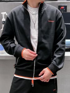 说说看今年精品厂家男装工厂服装*好版本细节讲解——《今日关注》