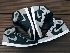 火爆微商货源十大终端莆田鞋商拿货渠道，建议收藏