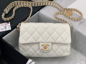 欧美高档包包 同款新款男士邮差包不同专柜买的有区别吗哪里有便宜