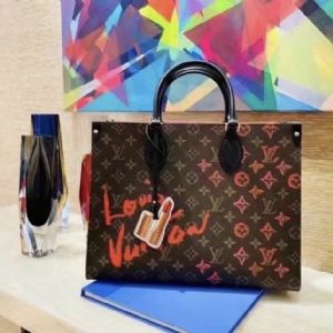 Lv OnTheGo手袋手提包可容纳笔记本电脑及办公文件
