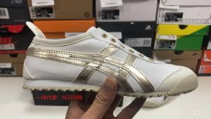 潮鞋微商低价一手供货 终端渠道一件代发