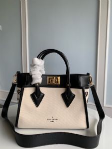 高档包包批发货源M59908黑色本款 On My Side 小号手袋