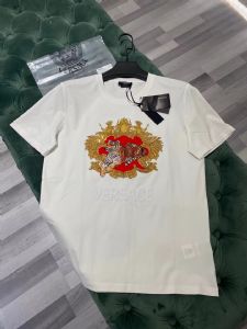 给大家询问下国际潮牌男装的批发货源的商家拿货质量