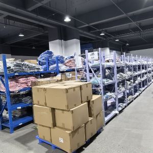 【价格熔断】童鞋批发市场全面崩盘！20年工厂启动紧急抛货机制！