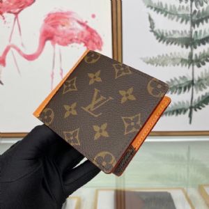 lv钱包钱夹，多个隔层和卡槽方便收纳钞票和卡片