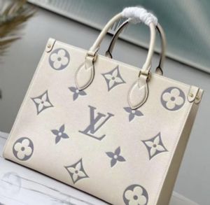 Onthego中号手袋lv手提包，充裕容量可收纳办公文件和笔记本