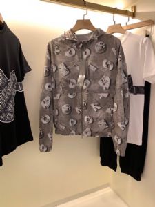 告诉大家潮牌著偧品男装哪里买，普及下怎么拿