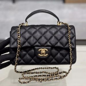 Diana竹节包配霓虹色扣带突显灵动优雅的气质