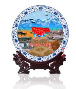战友聚会纪念品陶瓷赏盘，退役战友联欢会礼品陶瓷纪念盘