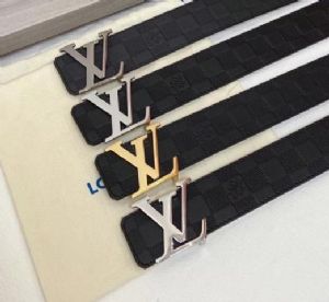 Lv腰带男士皮带搭配全新针式搭扣可为任意造型增添雅致格调